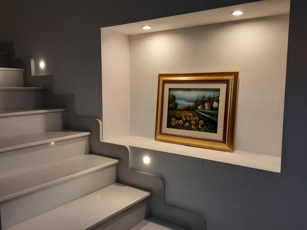 "Lo Studiolo" Apartment Pizzo  Exteriör bild