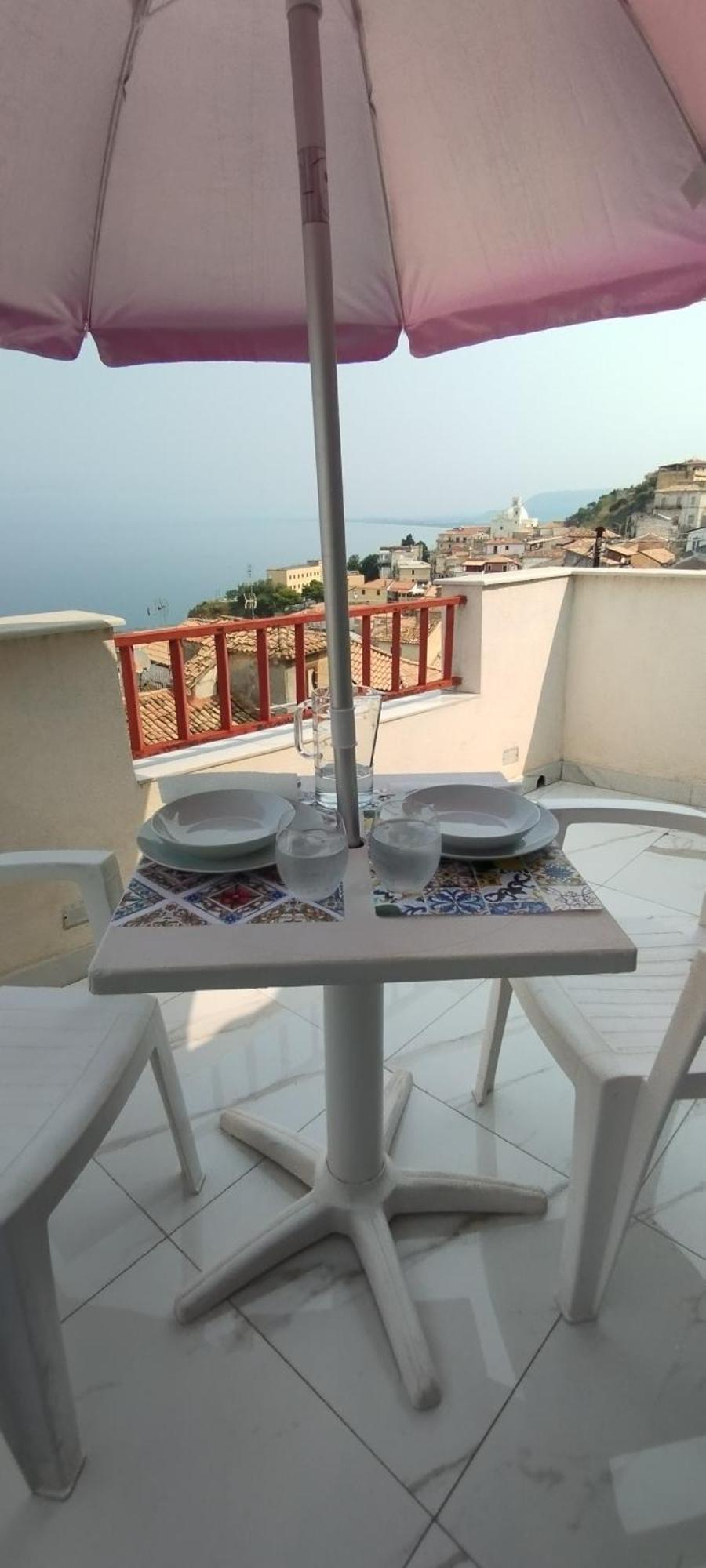 "Lo Studiolo" Apartment Pizzo  Exteriör bild