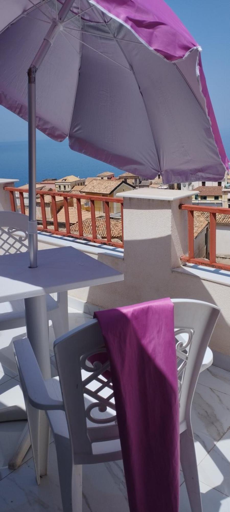 "Lo Studiolo" Apartment Pizzo  Exteriör bild
