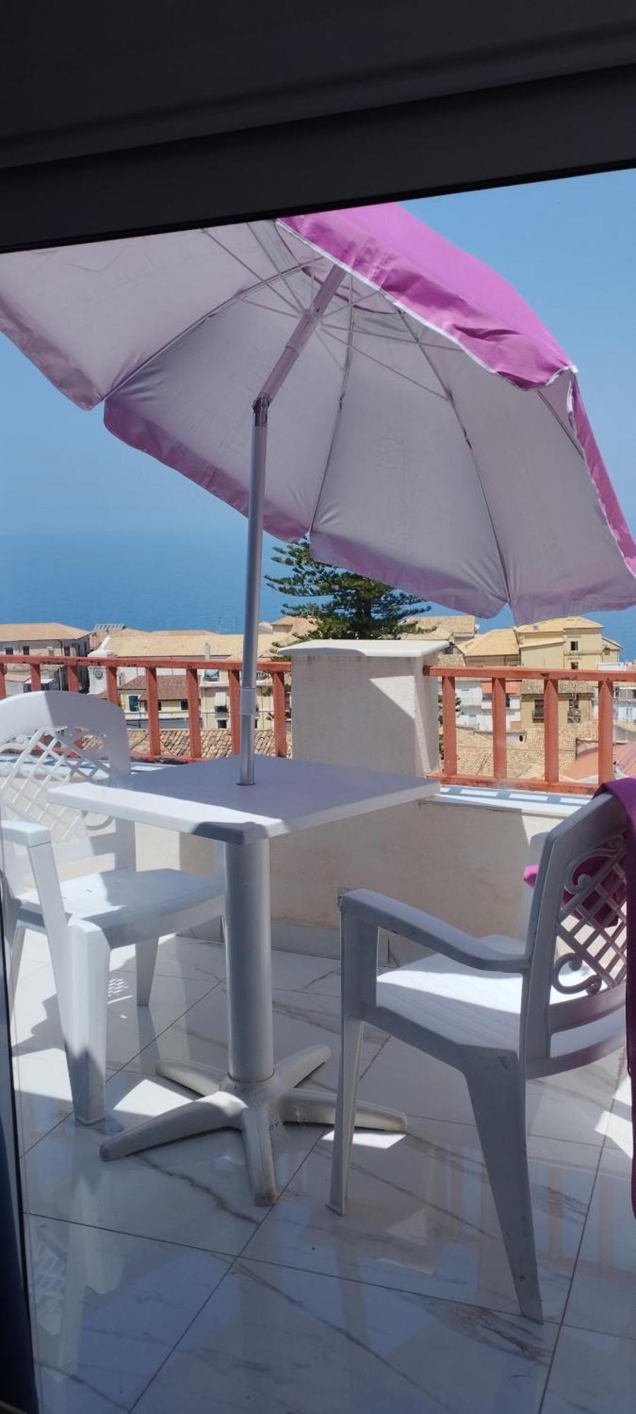 "Lo Studiolo" Apartment Pizzo  Exteriör bild