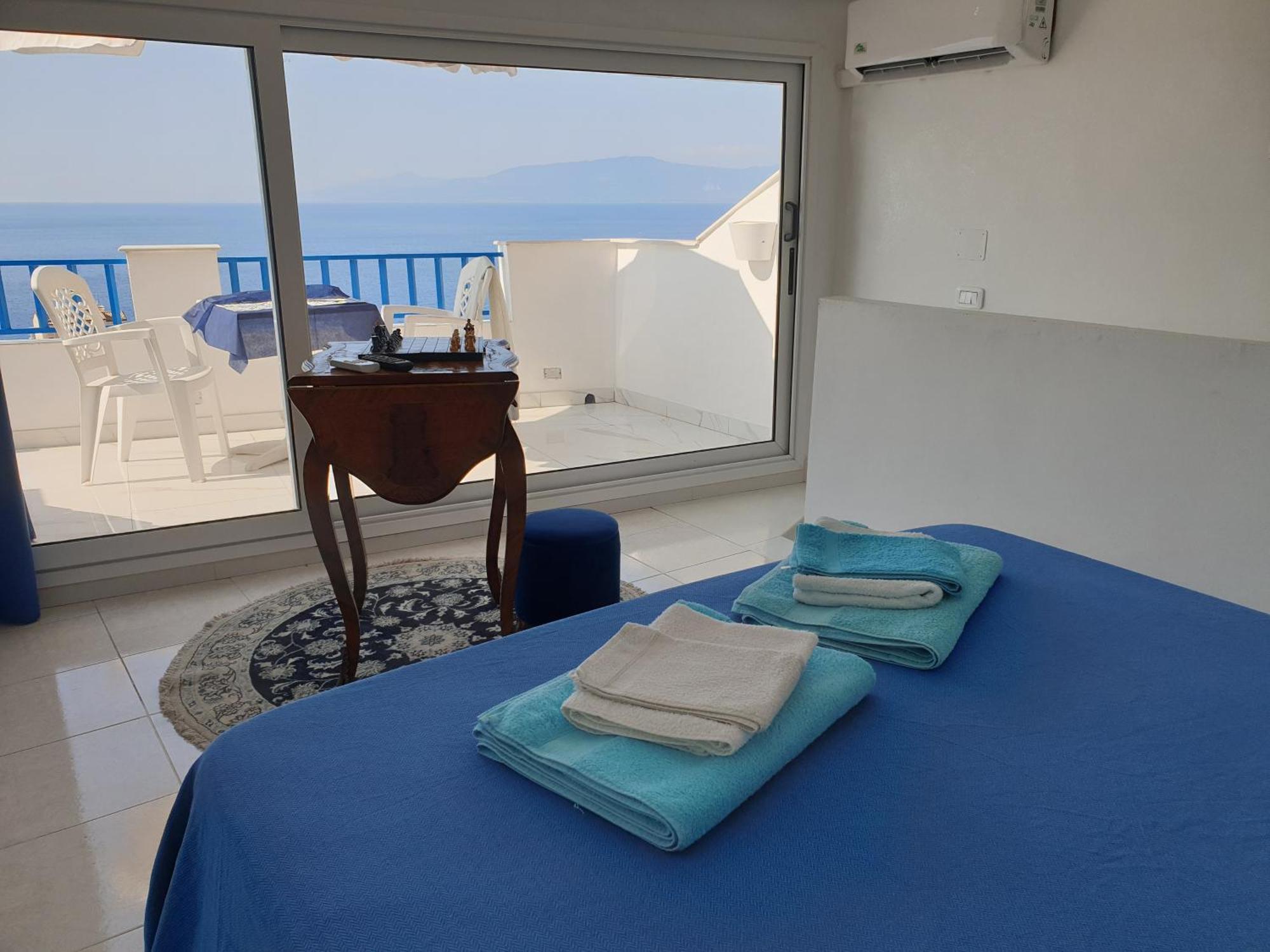 "Lo Studiolo" Apartment Pizzo  Exteriör bild